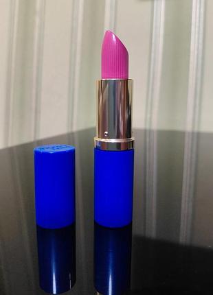 Estee lauder кремова губна помада 220 тон powerful