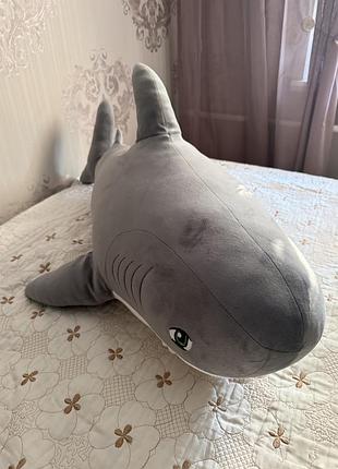 Мʼяка іграшка акула