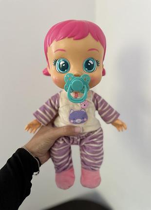 Лялька cry babis кеті має дефект
