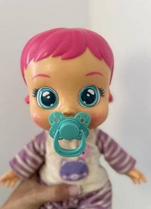 Лялька cry babis кеті має дефект 2
