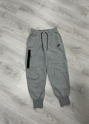 Жіночі спортивні штани nike tech fleece розмір s