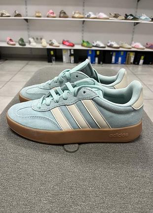Кросівки adidas barreda