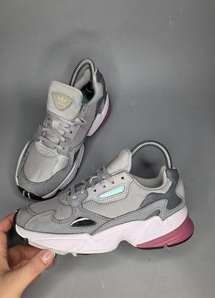 Женские кроссовки adidas falcon