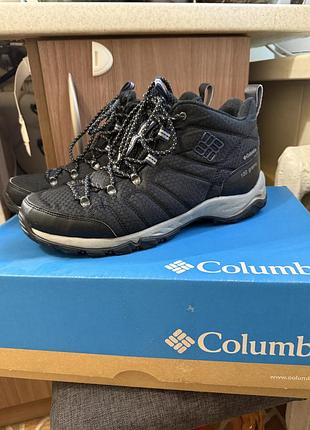 Чоботи ботинки зимові непромокаючі водовідштовхуючі гортекс columbia firecamp mid fleece на стопу 28-28,5 см утеплювач 100 grams
