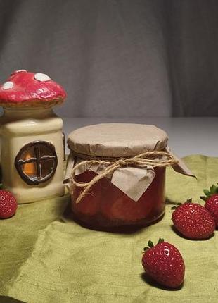 🍓гелевая свеча ручной работы «клубничное варенье»🍓.
цена: 300 грн., качественный гелевый и соевый воск, время горения: ~20-22 ч., аромат: ваниль