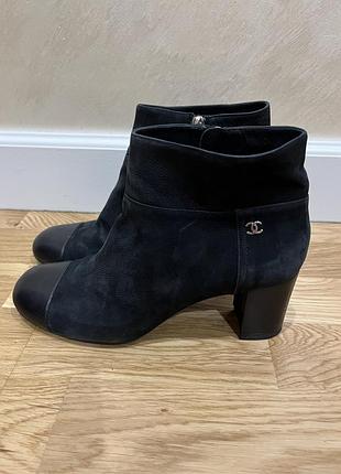 Замшеві ботильйони chanel оригінал