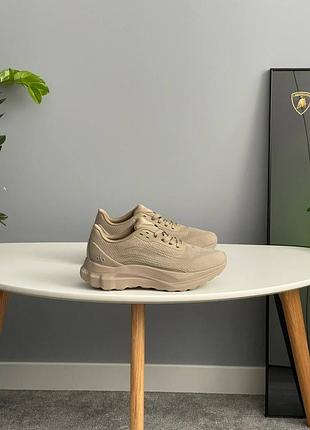 Кросівки alo yoga runner beige