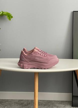 Кросівки alo yoga runner pink