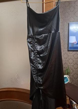 Атласное платье xs,s.