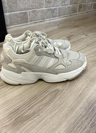 Кросівки жіночі adidas