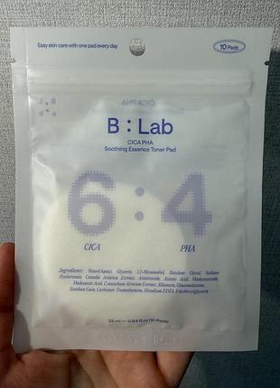 B:lab cica pha soothing essence toner pad 10 шт — це заспокійливі та м'яко відлущувальні тонер-пади,для чутливої, комбінованої, жирної шкіри