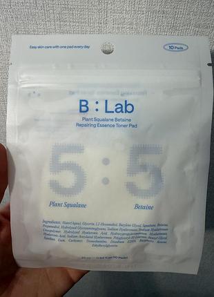 B:lab plant squalane betaine repairing essence toner pad — це відновлювальні педи для зволоження, зміцнення захисного бар'єра сухої та чутливої шкіри.