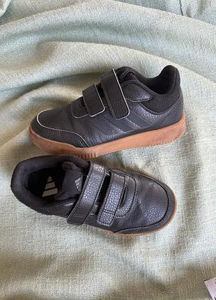 Кросівки adidas оригинал р.32