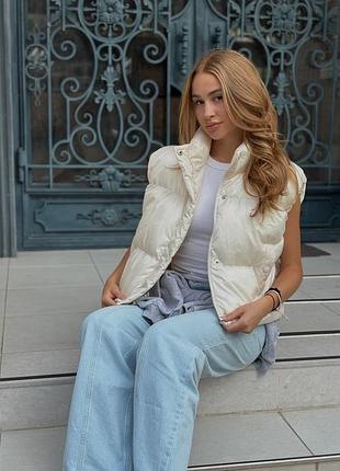 Стильный женский утепленный жилет