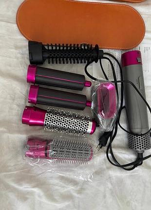 Фен стайлер у стилі dyson