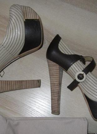Фирменные туфли glossi на платформе и высоком каблуке, 39 размер4 фото
