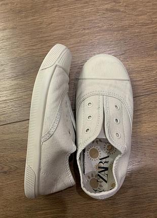 Кеди zara молочного кольору