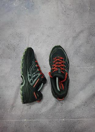 Кросівки saucony gore-tex чорні, розмір 40.5