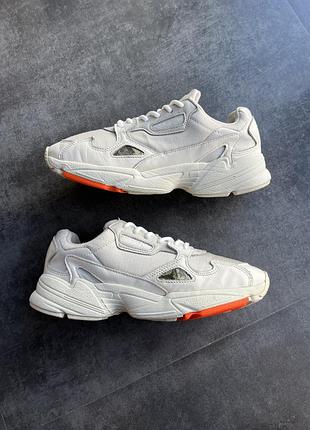 Кросівки жіночі adidas falcon