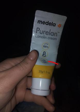 Medela purelan 100% lanolin - 37 г 🍼💛
отлично подходит для ухода за сосками в период грудного вскармливания, помогает при сухости и дискомфорте.