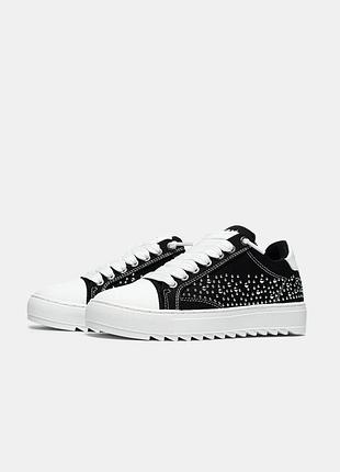 Numer. studded black📦 39 2