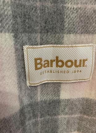 Оригінальний вовняний шарф від класичного британського бренду barbour у ніжній картайій забарвленій гамі