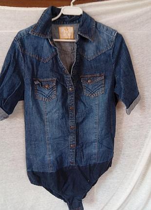 Женская джинсовая рубашка-боди next jeans (размер 14 / l) - синее джинсовое боди с коротким рукавом и металлическими кнопками