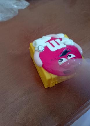 Часы m&m's новые 3