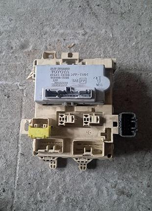Блок реле та запобіжників toyota corolla e11 інтеграційний denso 82641-12100 б/у