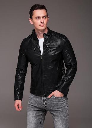 Чоловіча куртка чорна з еко-шкіри slim fit