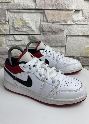 Оригінальні кросівки  air jordan 1 low