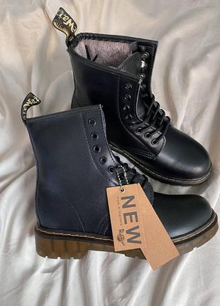 Черевики martens pascal frnt zip 8 eye boot 24330600 cr arc classic fur ботинки