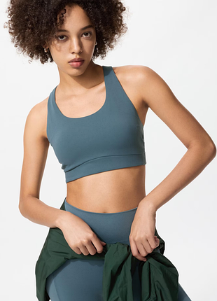 Топ uniqlo (481468)