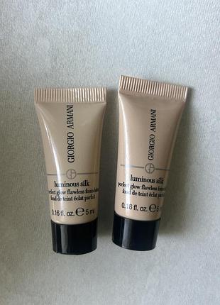 Стійка тональна основа для обличчя giorgio armani luminous silk 4. об'єм 5 ml. 2,3 номер