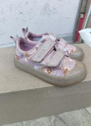 Детские кеды clarks для девочки розовые на липучках р.20,5 на резиновой подошве с блестками