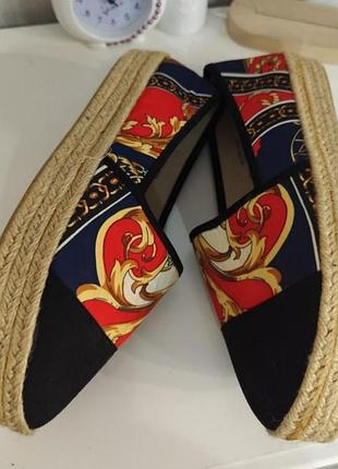 Сліпони primark.