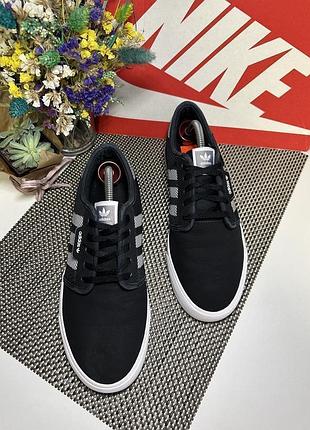 Кроссовки adidas 5