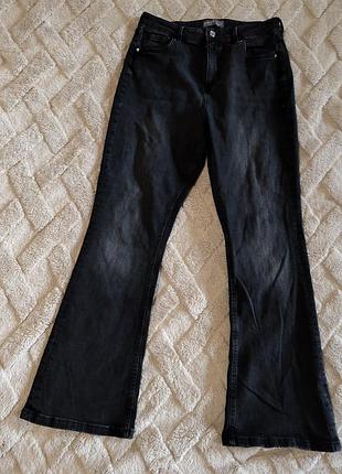 Джинсы клеш женские эластичные графитовые