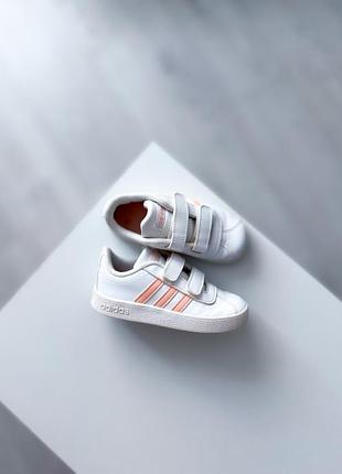 Кросівки adidas розмір 24