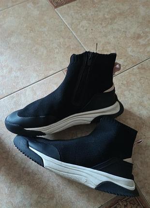 Кросівки zara