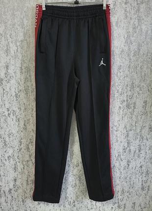 Спортивні штани jordan.