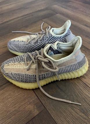 Жіночі кросівки adidas yezzy