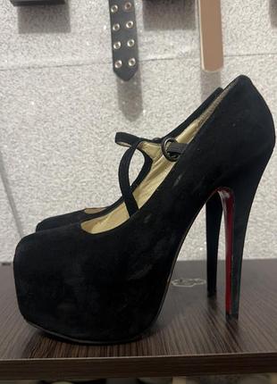 Чорні замшеві туфлі christian louboutin mary jane (каблук 14.5 см, 37 р. / 23.5 см)