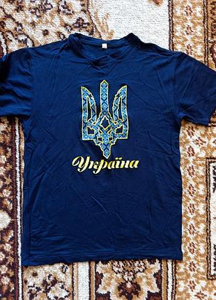 Футболка с вышивкой