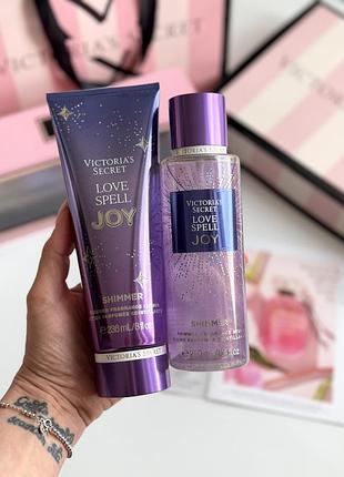 Спрей та лосьйон для тіла з блискітками love spell joy victoria’s secret