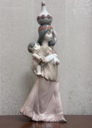 Порцелянова статуетка lladro «дорогоцінний малюк».
