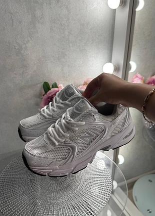 Стильные женские кроссовки new balance 530 white / silver