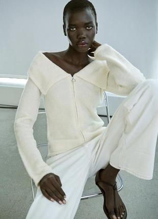 Тепла гарна кофта zara