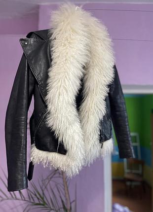 Коллекционная кожаная косуха alexander mcqueen с мехом овчины (оригинал, шелк, it 40)