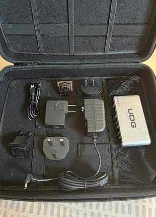 Органайзер udg creator hardcase з активним usb-хабом та комплект адаптерів